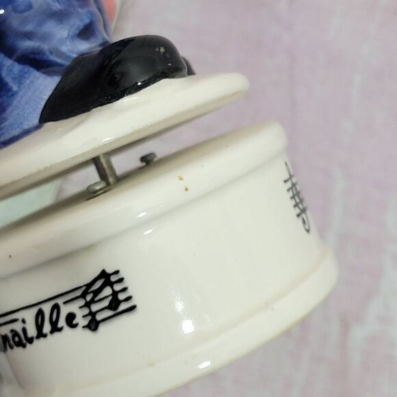 Musical Policeman Decanter - Picture 6 of 9